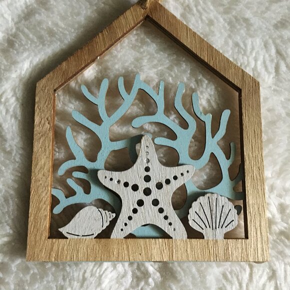 Two Wooden Die Cut Rustic Coastal Décor Wall Hangings - Picture 4 of 15